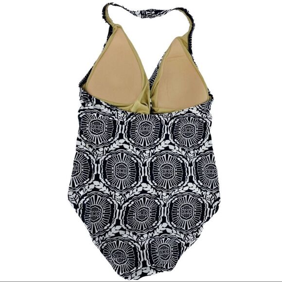 Echo Knot Front Black White One Piece Swimsuit - Picture 4 of 10